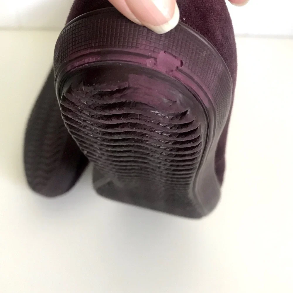 Vintage 70’s purple velvet lace up sneakers flats